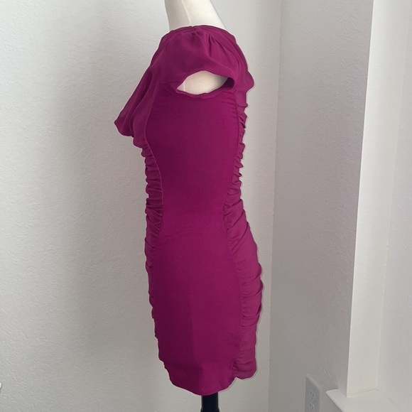 025: EXPRESS fuschia magenta bodycon ruche fitted mini dress in size small - Picture 4 of 10
